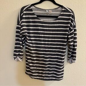 H&M Gray and White Striped Top